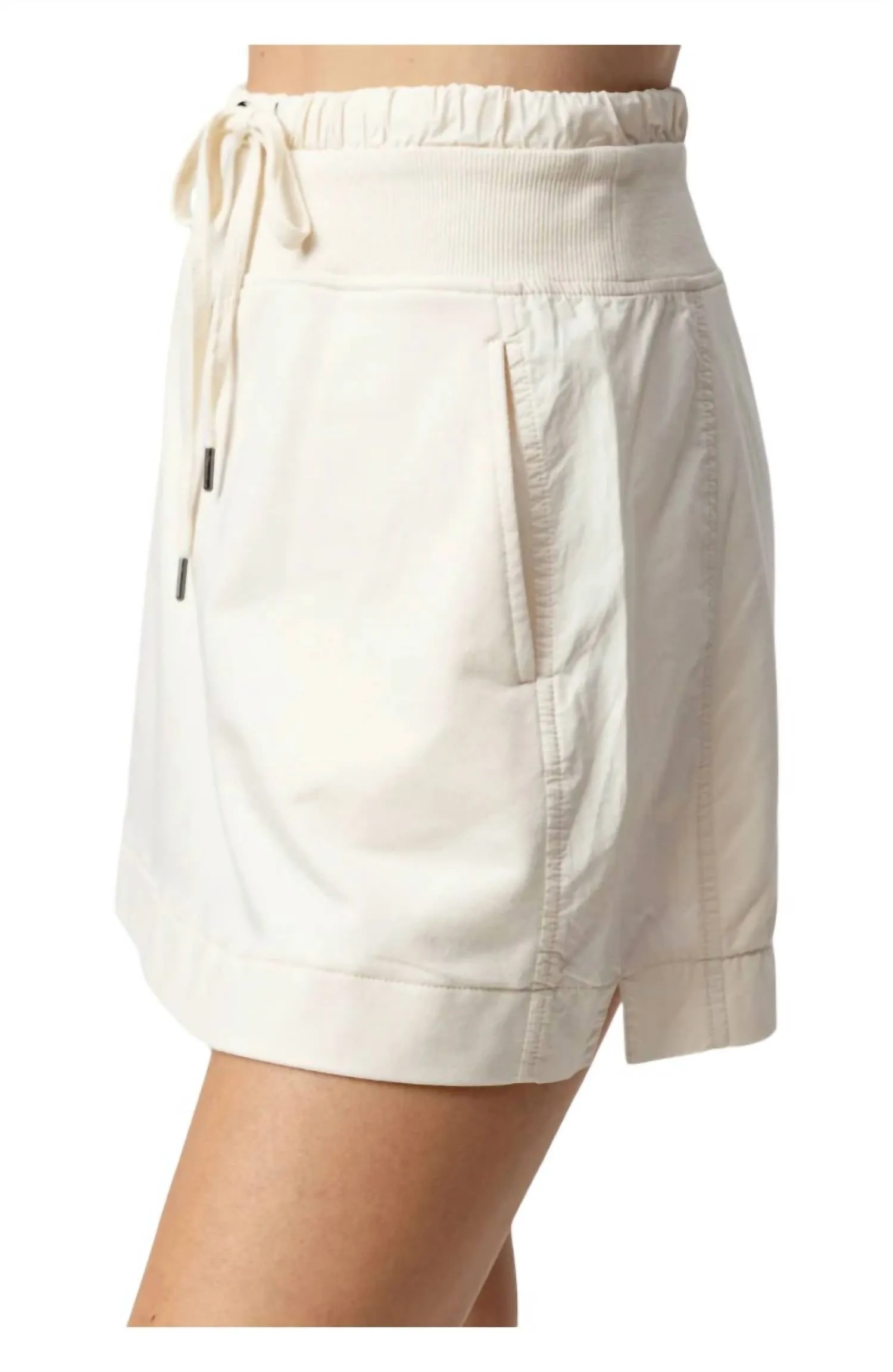 Faylinn Skort In White