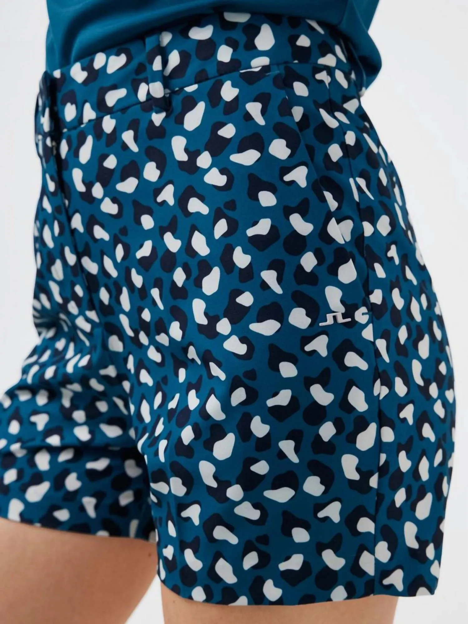 Gwen Printed Golf Short In Moroccan Blue Animal