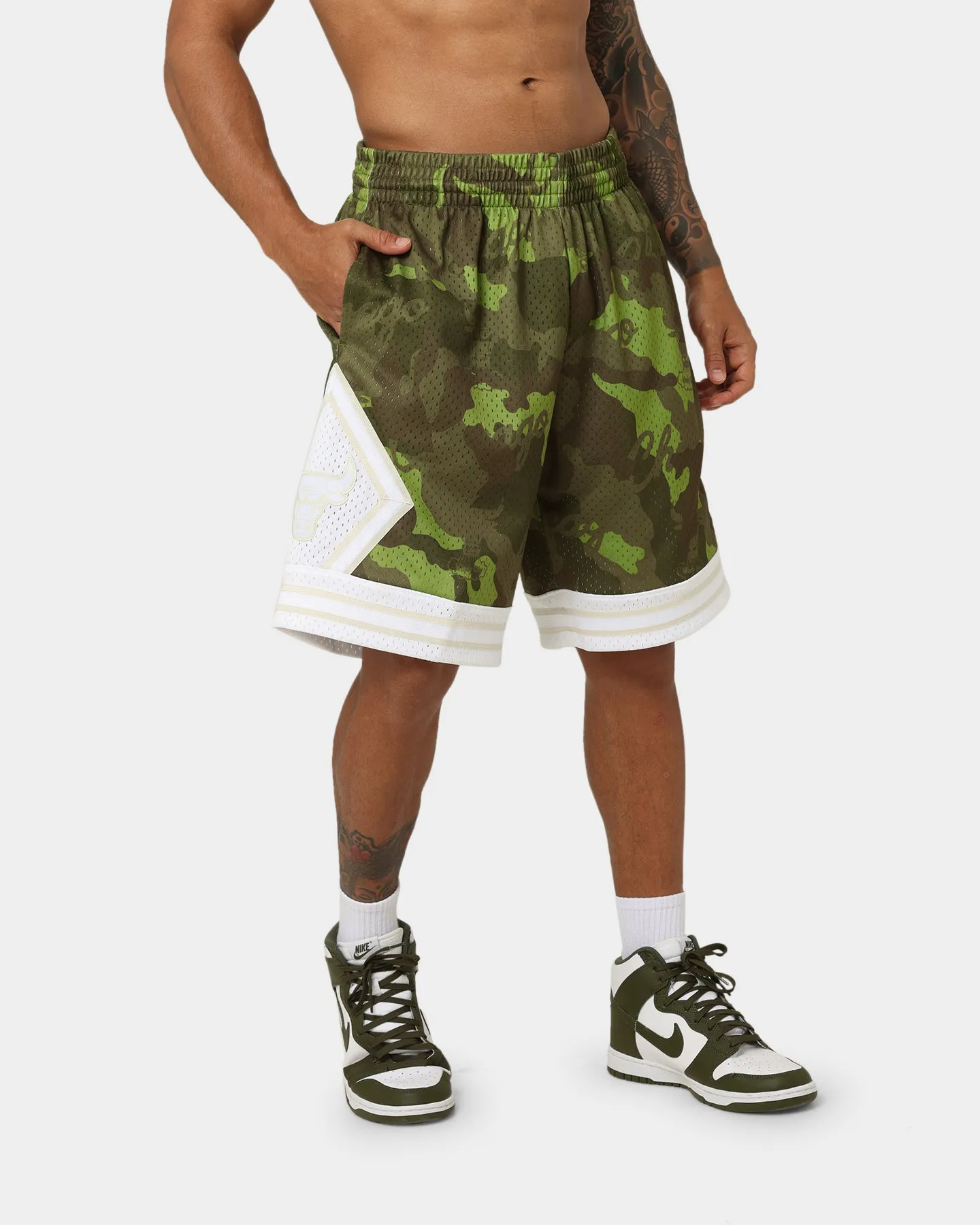 Mitchell & Ness Chicago Bulls Camo Swing Shorts Green Camo
