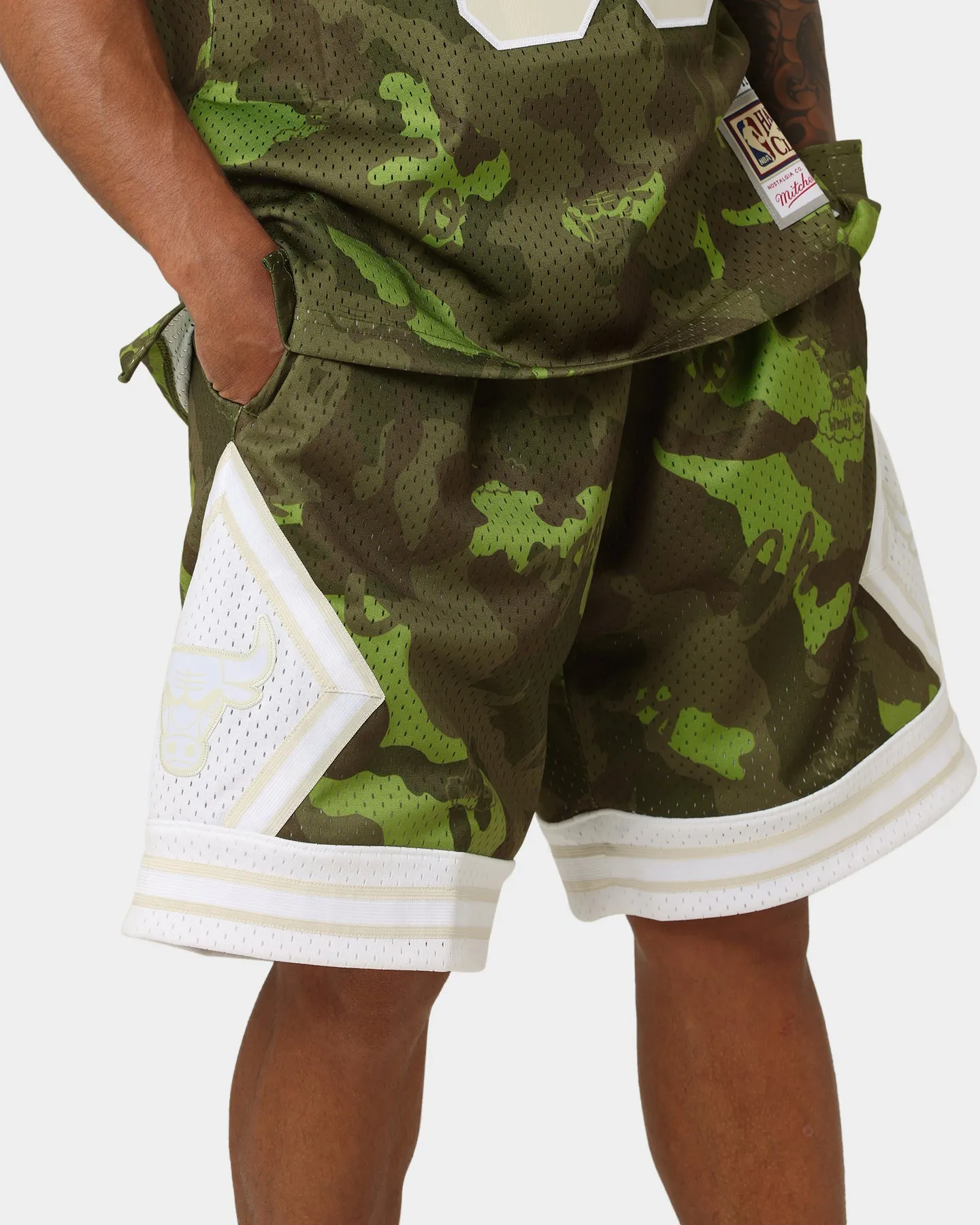 Mitchell & Ness Chicago Bulls Camo Swing Shorts Green Camo