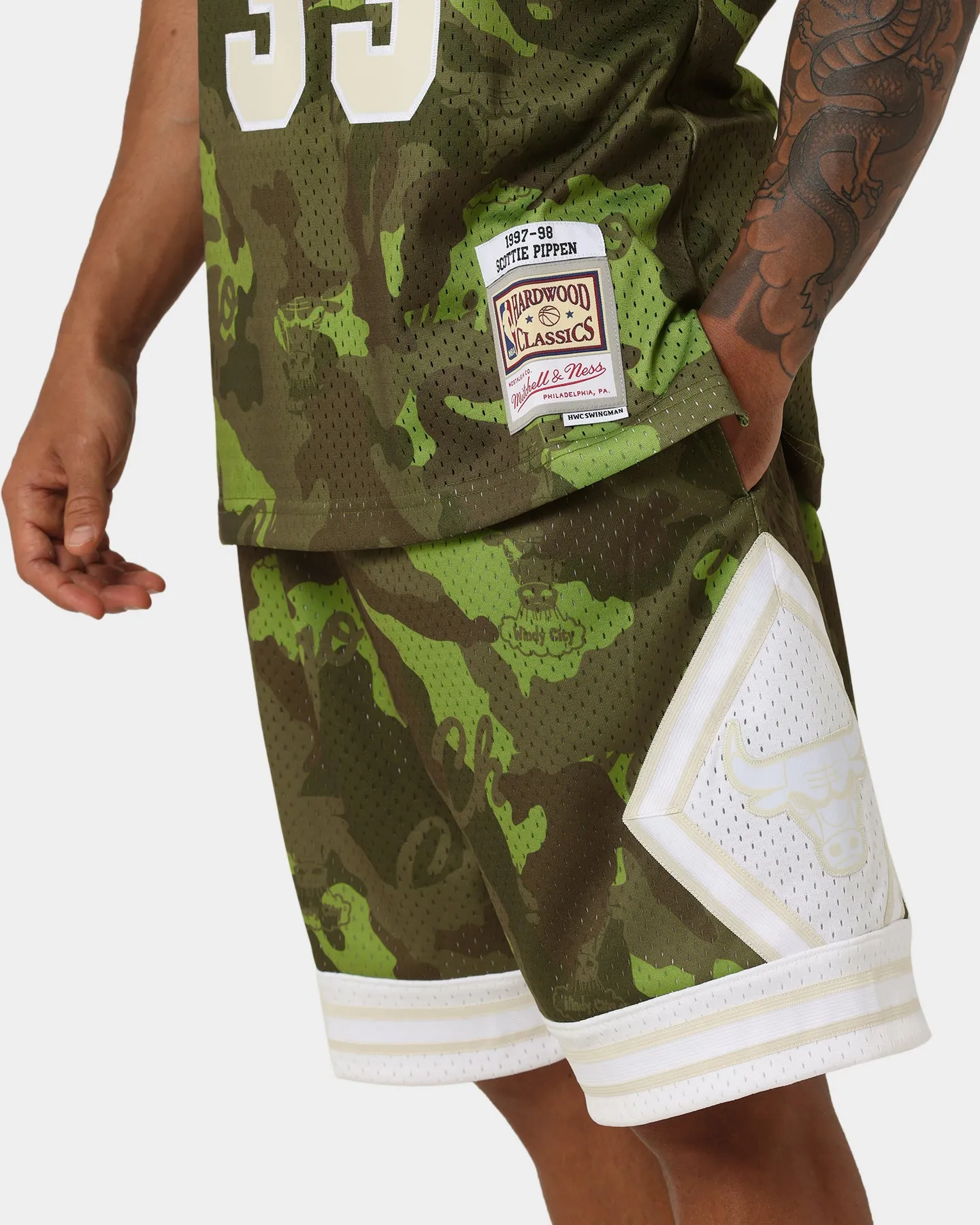 Mitchell & Ness Chicago Bulls Camo Swing Shorts Green Camo
