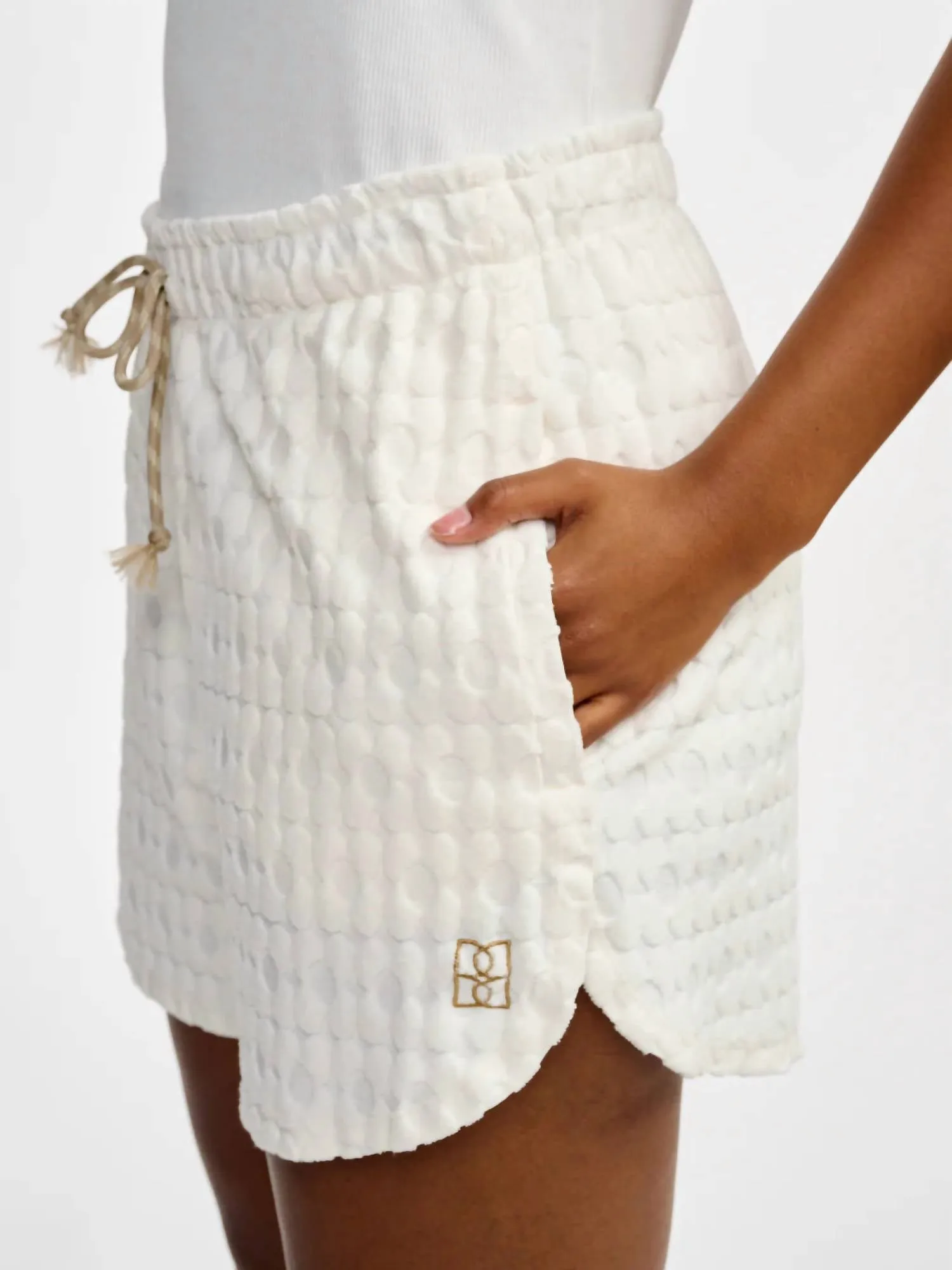 Val Shorts In Natural