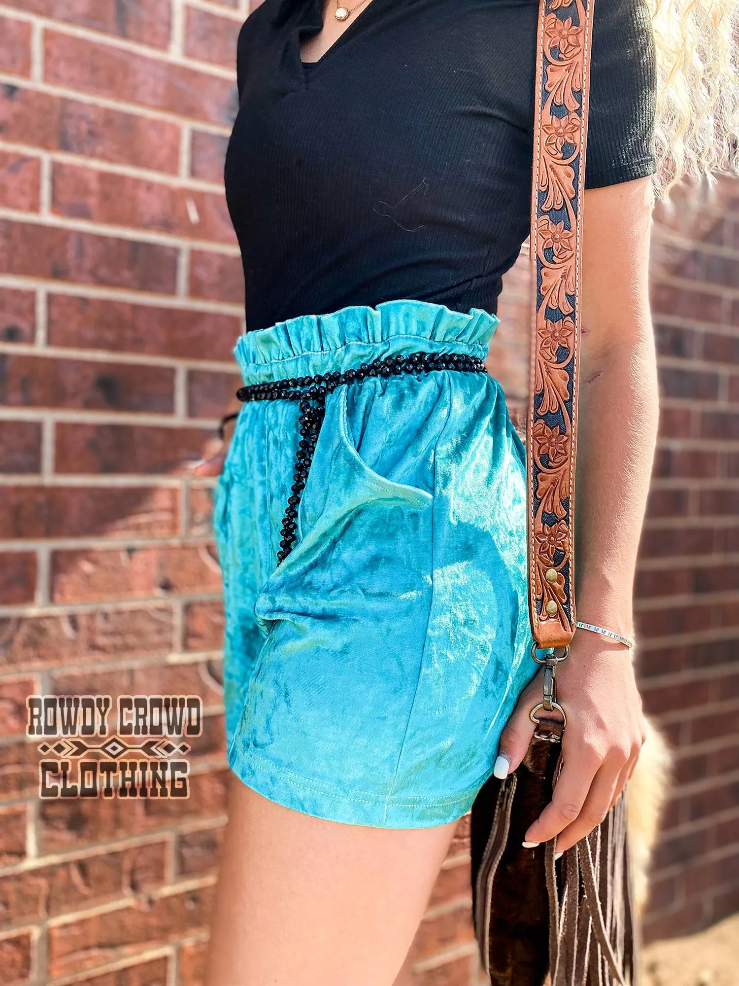 Vetiver Velvet Shorts In Turquoise