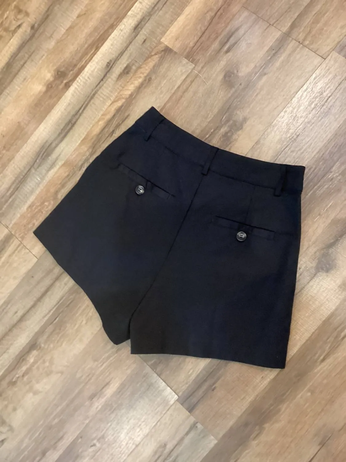 Women's Pleated Shorts In Black