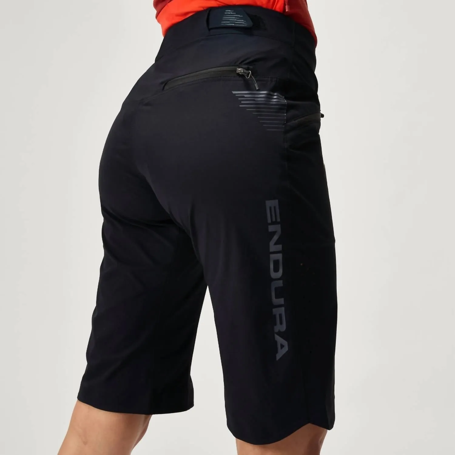 Women's Singletrack Lite Short In Black
